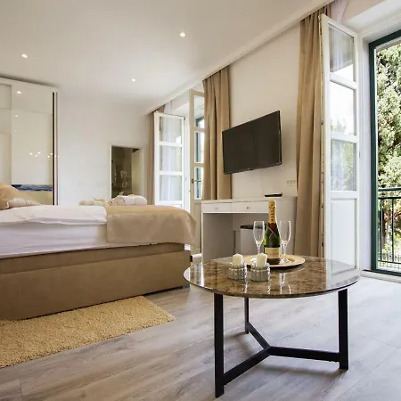 Well Of Life Luxury Pensionat Split